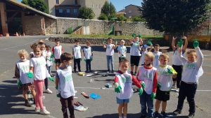 Retournac : l’école Arc-en-Ciel nettoie Mère Nature