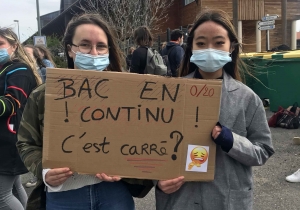 Yssingeaux : les terminales continuent le blocus pacifique devant le lycée Chabrier