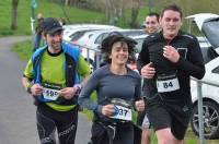 Thibaud Charret (n°84) à l&#039;arrivée du 7 km en compagnie de Pascal Bonhomme et Valérie Robert Lagier qui en terminent avec le 14 km.