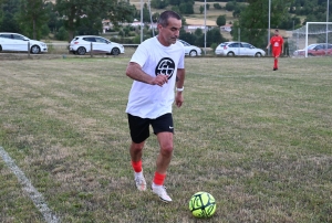 Beaux : deux générations de footballeurs se retrouvent autour du ballon rond