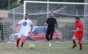 Beaux : deux générations de footballeurs se retrouvent autour du ballon rond