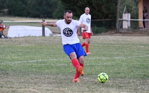 Beaux : deux générations de footballeurs se retrouvent autour du ballon rond