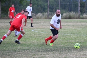 Beaux : deux générations de footballeurs se retrouvent autour du ballon rond