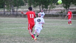 Beaux : deux générations de footballeurs se retrouvent autour du ballon rond