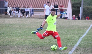 Beaux : deux générations de footballeurs se retrouvent autour du ballon rond