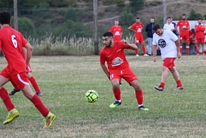 Beaux : deux générations de footballeurs se retrouvent autour du ballon rond