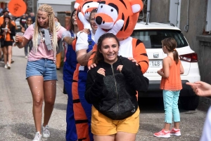 Saint-Romain-Lachalm : un défilé des classes en 0 plein de vie (photos + vidéo)