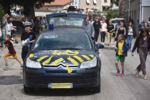 Saint-Romain-Lachalm : un défilé des classes en 0 plein de vie (photos + vidéo)