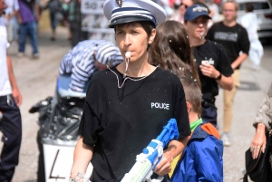 Saint-Romain-Lachalm : un défilé des classes en 0 plein de vie (photos + vidéo)