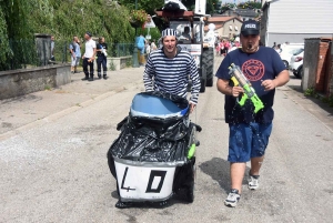 Saint-Romain-Lachalm : un défilé des classes en 0 plein de vie (photos + vidéo)