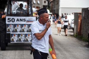 Saint-Romain-Lachalm : un défilé des classes en 0 plein de vie (photos + vidéo)