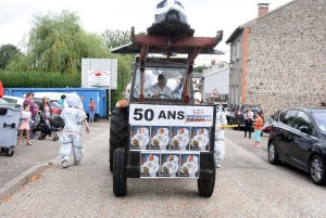 Saint-Romain-Lachalm : un défilé des classes en 0 plein de vie (photos + vidéo)