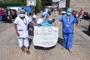 Saint-Romain-Lachalm : un défilé des classes en 0 plein de vie (photos + vidéo)