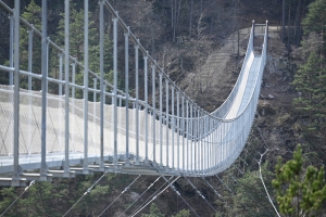 La passerelle himalayenne des gorges du Lignon devrait ouvrir pour les vacances de Pâques