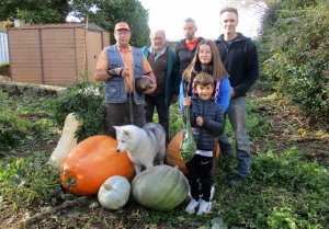 Lapte : une courge de 82 kg décorée et exposée à &quot;La Chambertière&quot;