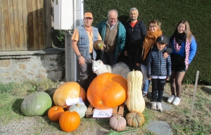 Lapte : une courge de 82 kg décorée et exposée à &quot;La Chambertière&quot;