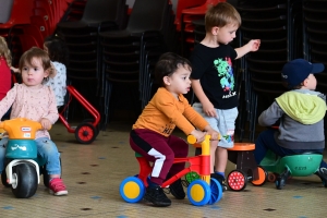 Bas-en-Basset : les enfants de 1 à 4 ans réunis autour des jeux