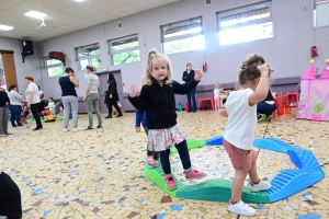 Bas-en-Basset : les enfants de 1 à 4 ans réunis autour des jeux