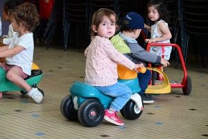 Bas-en-Basset : les enfants de 1 à 4 ans réunis autour des jeux