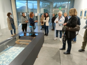 Retournac : au musée des dentelles, une exposition formida...bleue