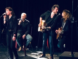 Crédit page Yvan Marc, Frédéric Bobin, Jil Caplan et Émilie Marsh vendredi à La Chaponie