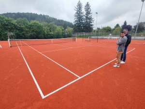 Yssingeaux : trois terrains de tennis et padel livrés à Montbarnier