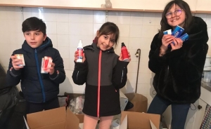 Les enfants participent au tri des produits