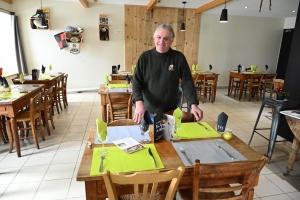 Il reprend le bistrot de Chaudeyrolles et ajoute une boucherie-charcuterie