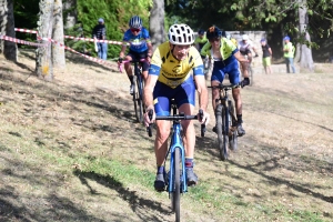 Cyclisme : trois vainqueurs ex-aequo au cyclocross du Mazet-Saint-Voy