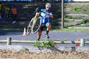 Cyclisme : trois vainqueurs ex-aequo au cyclocross du Mazet-Saint-Voy