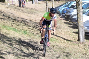 Cyclisme : trois vainqueurs ex-aequo au cyclocross du Mazet-Saint-Voy