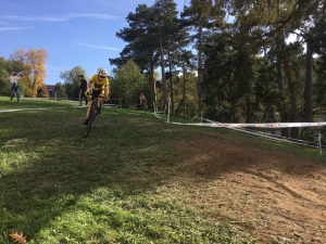 Cyclisme : les jeunes du Vélo Club du Velay dans la lumière au cyclo-cross de Firminy Vert