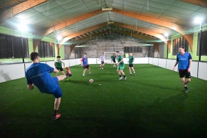 Un terrain de soccer indoor créé... à Riotord