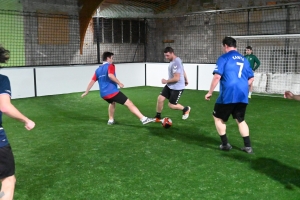 Un terrain de soccer indoor créé... à Riotord