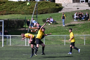 Foot, D2 : Saint-Pal-de-Mons, l&#039;invité surprise à la première place