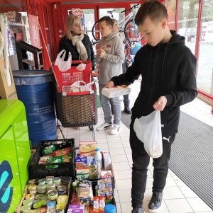 Sainte-Sigolène : des collégiens fidèles aux Restos du coeur