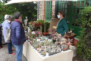 Les mains vertes se retrouvent à la Fête des plantes de Chavaniac-Lafayette