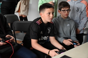 Bas-en-Basset : les frères Barriol imbattables au jeu FIFA