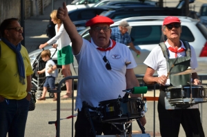 Des notes, des chalands et du soleil sur la braderie de Monistrol