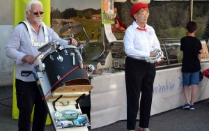 Des notes, des chalands et du soleil sur la braderie de Monistrol