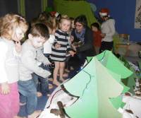 Monistrol-sur-Loire : les professionnelles de la crèche Les Marmousets en scène pour le spectacle de Noël