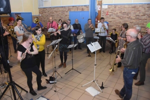 Sainte-Sigolène : un spectacle et le Père Noël en primeur pour les enfants