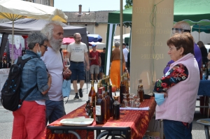 Du vin et des vignerons dans les rues paisibles de Beauzac