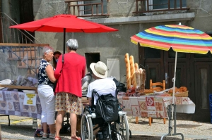 Du vin et des vignerons dans les rues paisibles de Beauzac