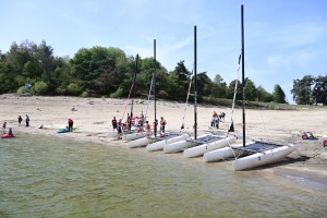 Au barrage de Lavalette, les sports de pagaie et de voile testés