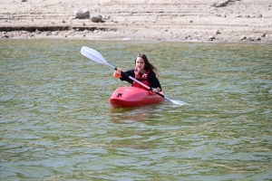 Au barrage de Lavalette, les sports de pagaie et de voile testés