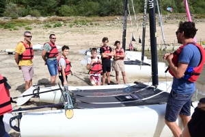 Au barrage de Lavalette, les sports de pagaie et de voile testés