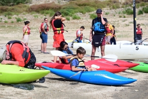 Au barrage de Lavalette, les sports de pagaie et de voile testés