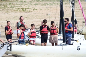 Au barrage de Lavalette, les sports de pagaie et de voile testés