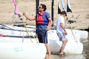 Au barrage de Lavalette, les sports de pagaie et de voile testés